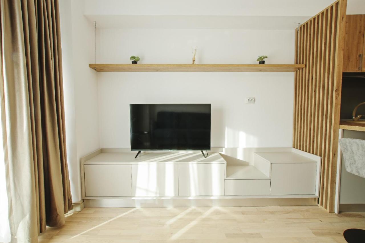 Himson-Beige Apartment Iasi Esterno foto