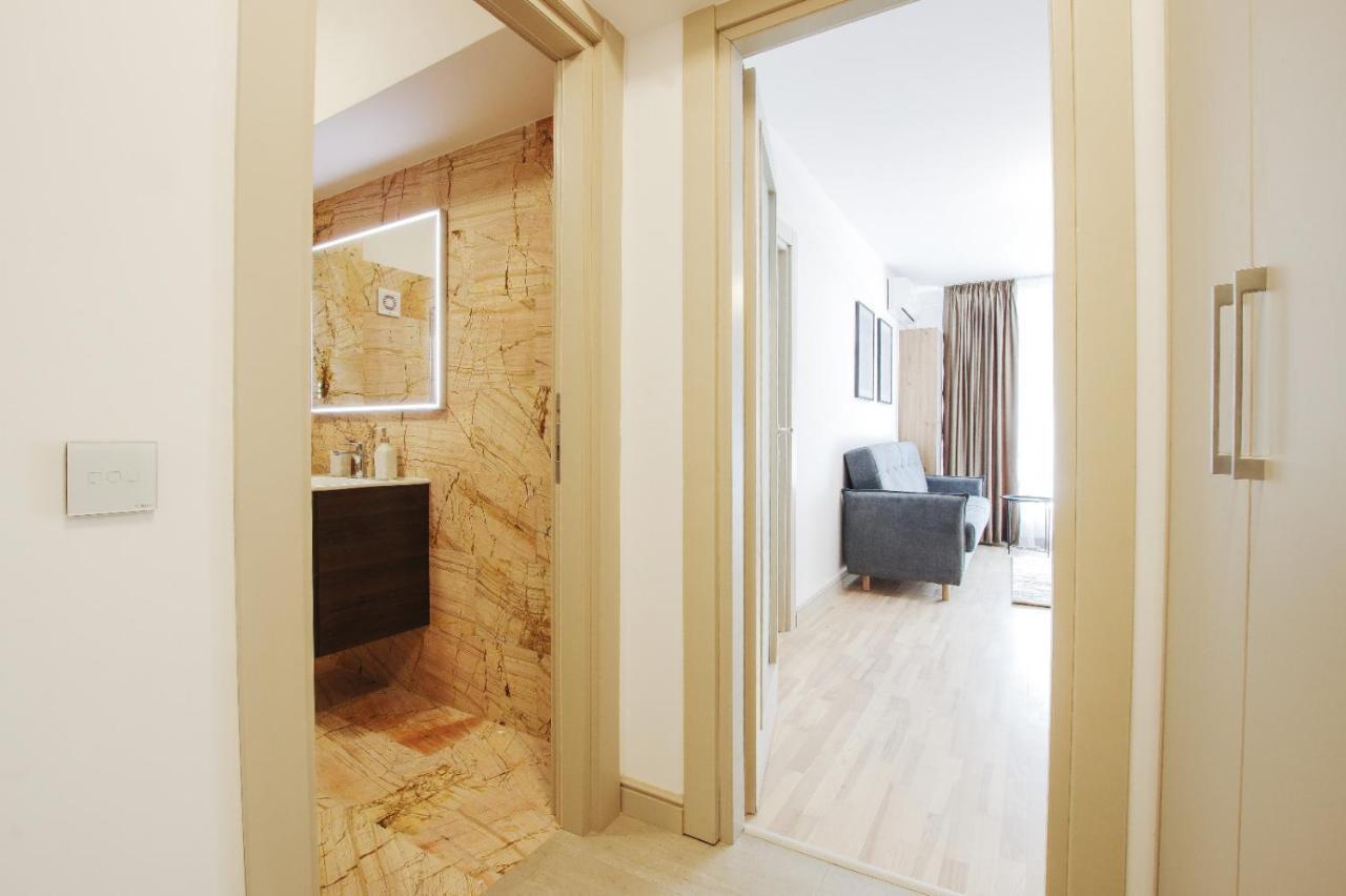 Himson-Beige Apartment Iasi Esterno foto