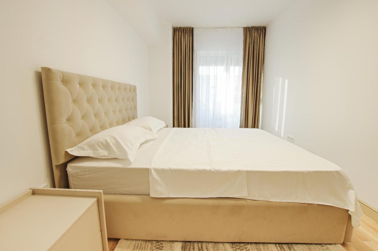 Himson-Beige Apartment Iasi Esterno foto