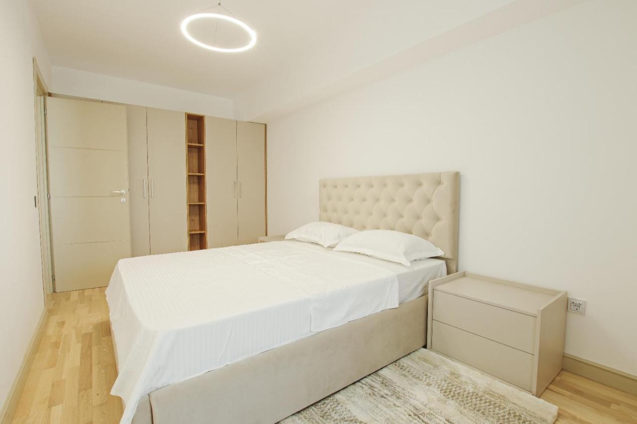 Himson-Beige Apartment Iasi Esterno foto