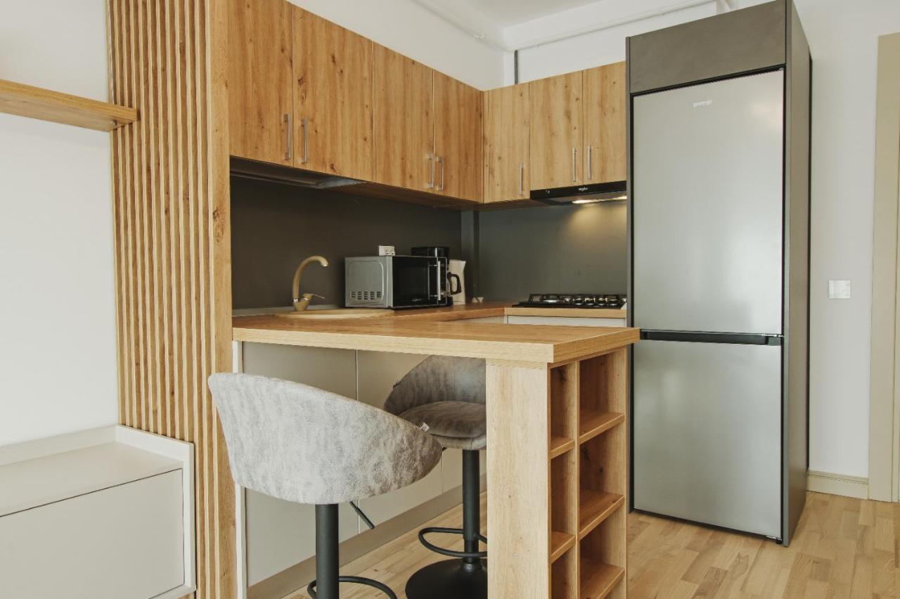 Himson-Beige Apartment Iasi Esterno foto