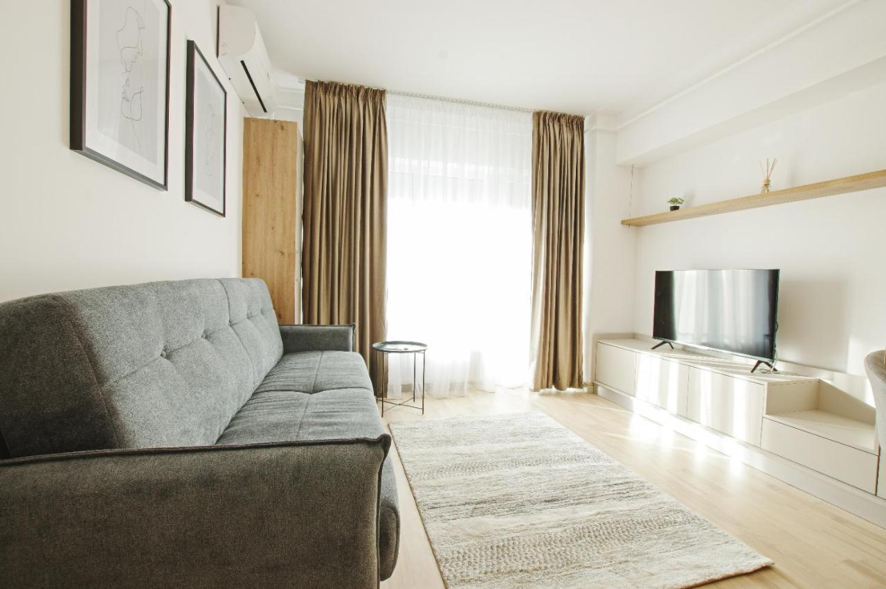 Himson-Beige Apartment Iasi Esterno foto