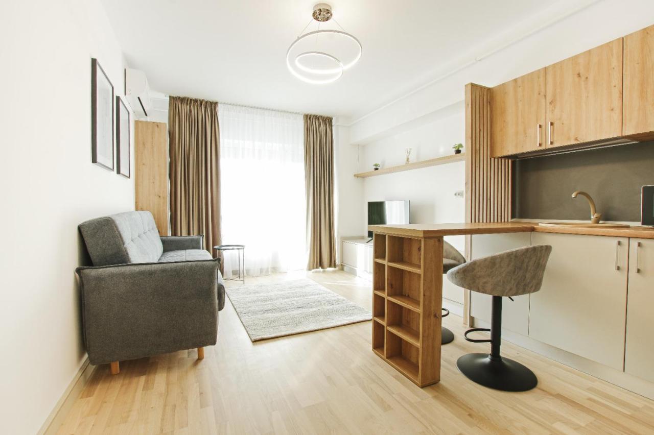 Himson-Beige Apartment Iasi Esterno foto